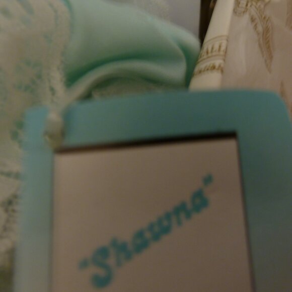 Yolanda Bello "Shawna" African American Porcelain Doll: Ashton Drake Galleries - Picture 5 of 12